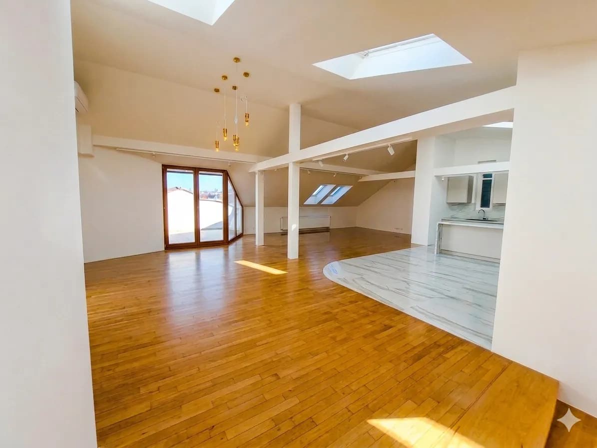 Rekonstrukce luxusního bytu – Janáčkovo nábřeží, Praha