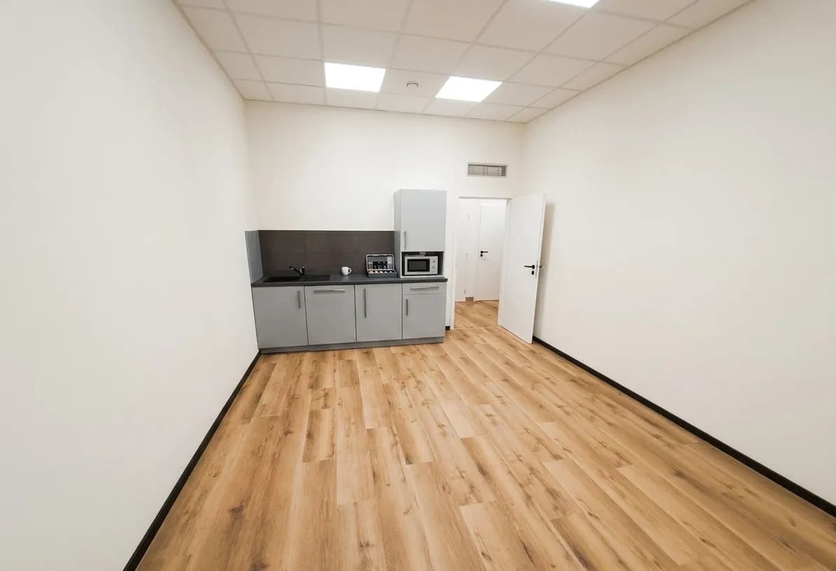 Rekonstrukce skladových a provozních prostor – Arthrex, Praha